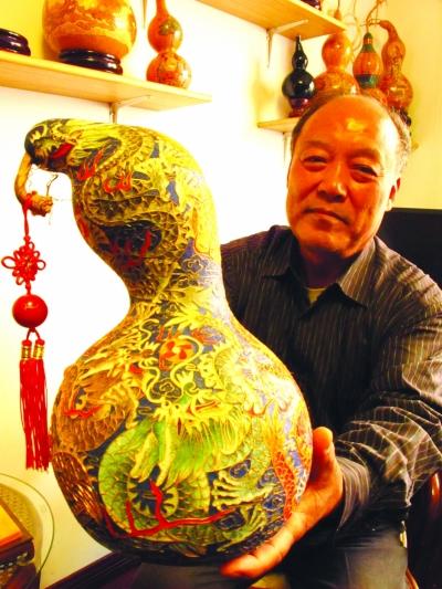 葫芦画中的烫烙工艺 火与木的艺术之美